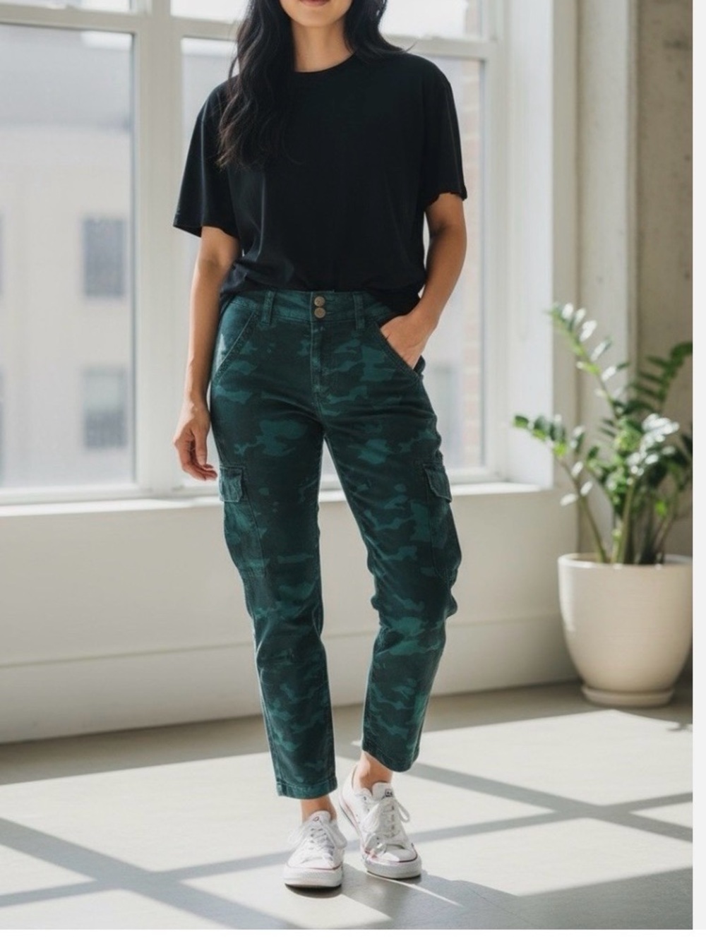 Women’s Green Camo Cargo Jeans by Anthropologie size 27